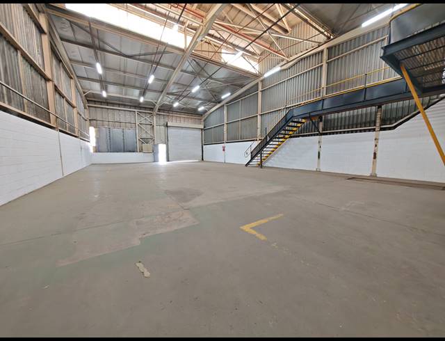 379M² WAREHOUSE TO LET IN SELBY